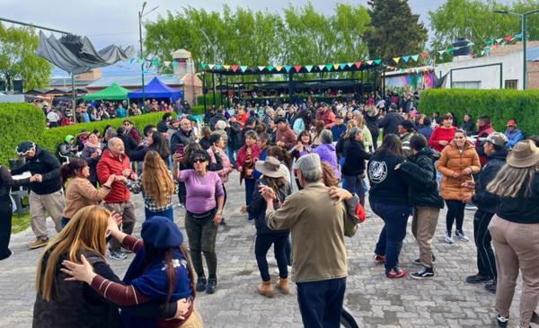 La Feria de Productores y Artesanos volvió a brillar en 28 de Julio