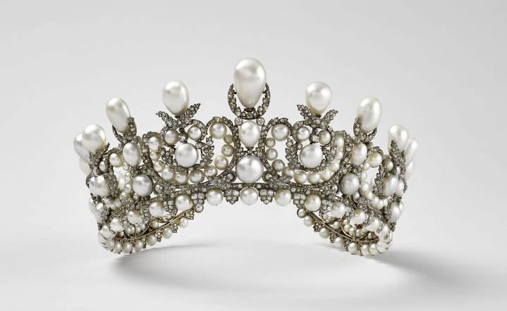 Las joyas robadas del Louvre: símbolos del apogeo de Francia y difíciles de vender