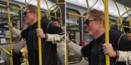 Axl Rose se fue a montar en bus tras su concierto en Bogotá con Guns N’ Roses: hay foto