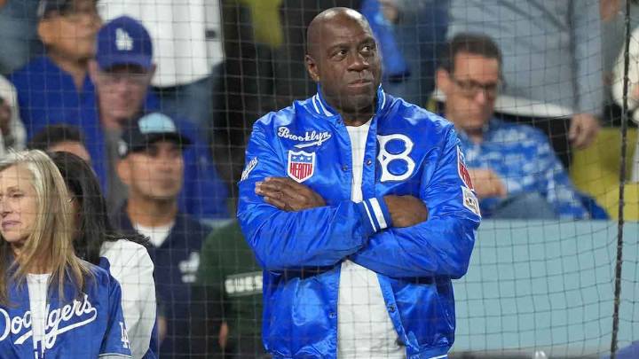 Magic Johnson celebrates Dodgers’ Dave Roberts, Shohei Ohtani for returning to World Series
