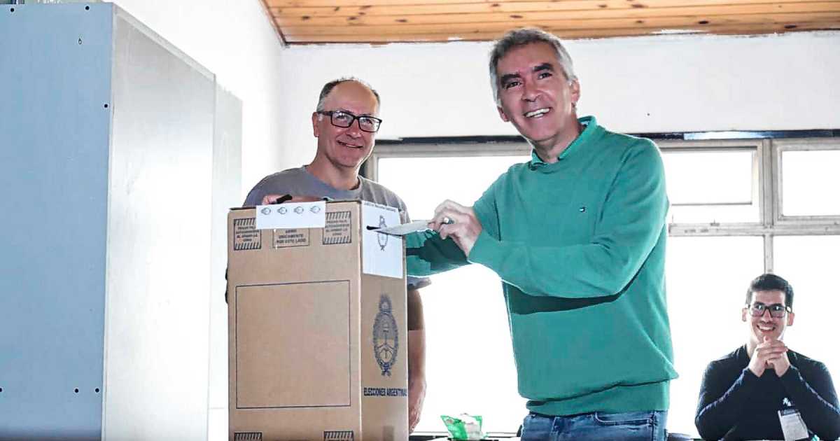 Elecciones 2025: Facundo López votó en Viedma y llamó a «crear un Congreso de ideas y no de agravios»