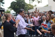 Presidente Maduro entrega residencia La Viñeta a Abuelos de la Patria