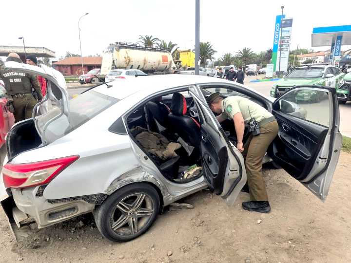 Frenética persecución y choque dejó cinco detenidos tras robo a un camión