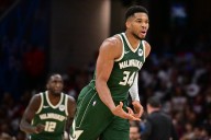 Deadspin | Knicks visit Giannis Antetokounmpo, Bucks in battle of East contenders
