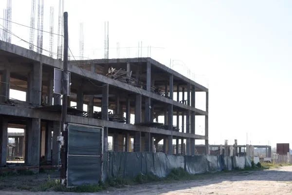 Definen cómo y cuándo se podrá pujar para adquirir una vivienda en el Procrear II de Manantial Sur