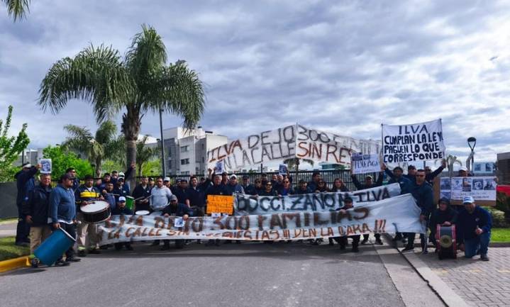 Trabajadores despedidos de Ilva se manifestaron en las puertas de varios countri
