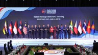 U.S., China seek to avoid trade war escalation, salvage Trump