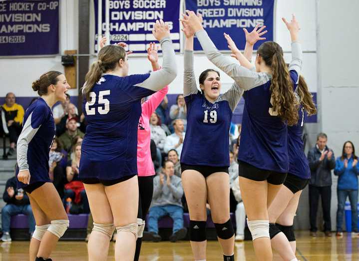 Mt. Hope beats Bay View, reaches Division II girls' volleyball semis
