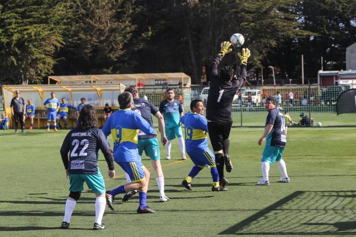 El grito de gol no se hizo esperar en una nueva fecha del futbolito senior 2025