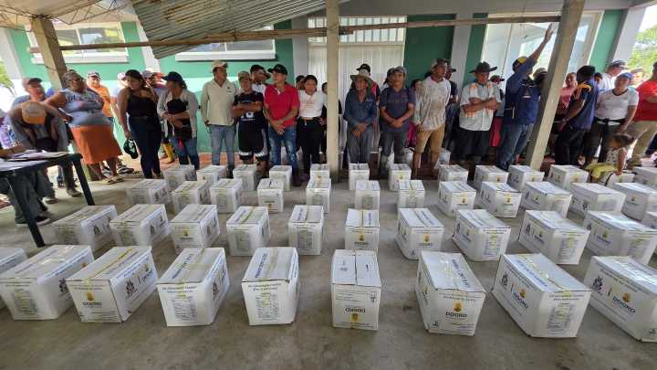 Familias afectadas por inundaciones en Hato Corozal recibieron ayudas humanitarias