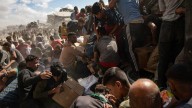 Camiones con ayuda humanitaria llegan a Jan Yunis