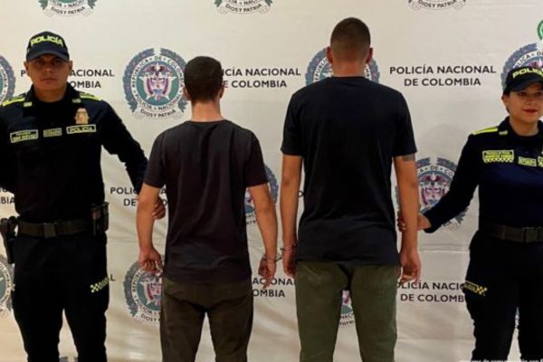 Capturados en Armenia dos hombres por atacar a un ciudadano durante un hurto