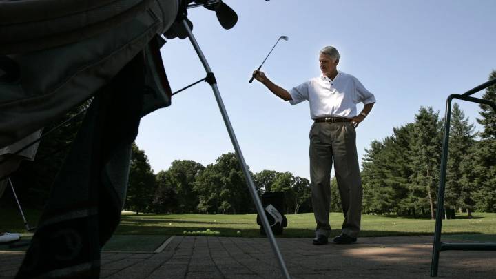Golf legend who made Akron home dies. 'He’s the ultimate professional'