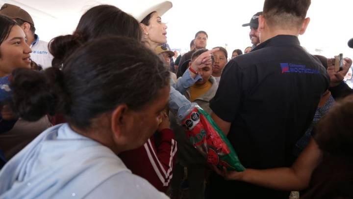 Alcaldesa de León presume 90 % de cumplimiento en compromisos de "Mi Barrio Habla" tras 100 ediciones