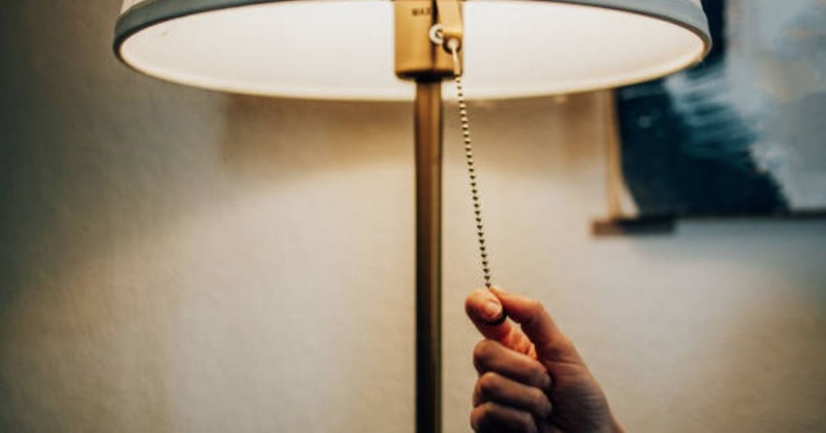 UK households told to 'turn lights and lamps on' as epidemic sweeps England