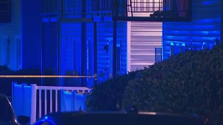 2 young men shot at Fairburn Road apartment complex late Sunday night