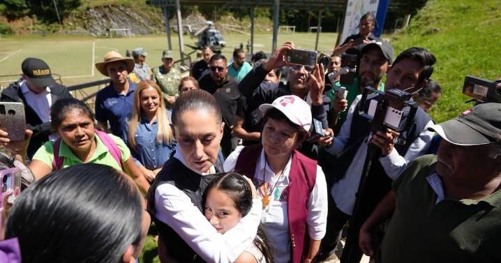 Sheinbaum recorre comunidad afectada por lluvias en Querétaro