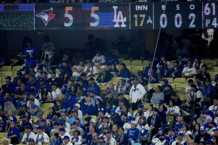 Dodgers walk-off World Series Game 3 in the 18th inning, beat the Blue Jays 6