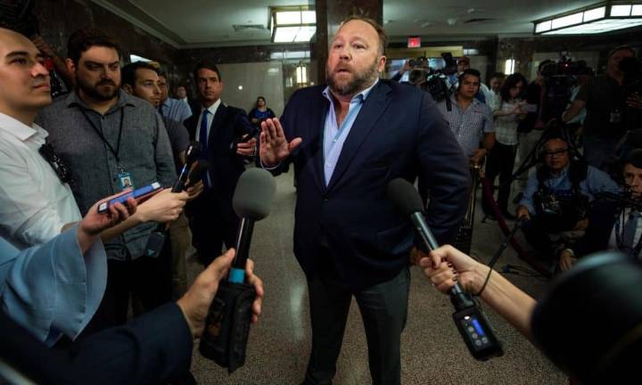 Supremo de EEUU rechaza anular deuda millonaria de Alex Jones con víctimas de difamación