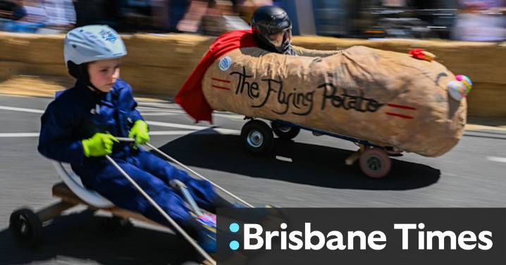 Billycart race: A speeding carbohydrate and faux-chariot shine in Queensberry Cup