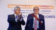 Julio Velarde es condecorado con la Gran Cruz de la Orden de la Cámara de Comercio de Lima l BCR l CCL 