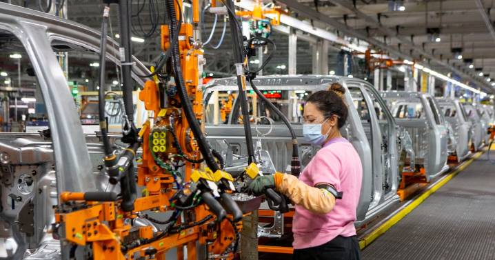 ‘They’re coming after our cars’: Canadian business leaders warn future of auto industry at stake