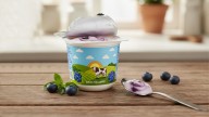 No son lo mismo: cuál es la diferencia entre un yogur natural y un yogur griego