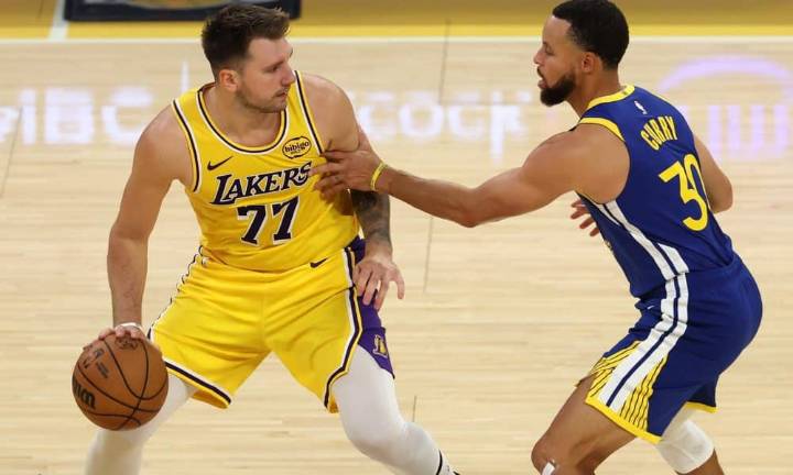 Doncic contra Curry, un duelo de titanes, inaugura el inicio de la temporada de los Lakers