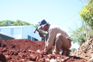 Importantes frentes de Obra en Bella Vista: Entubado, cordón cuneta y mantenimiento de caminos
