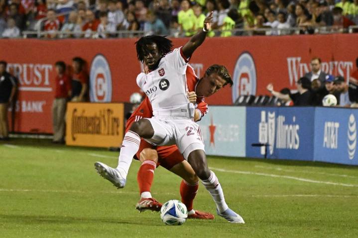 Deadspin | Jack Elliott scores brace as Fire, Toronto FC play to draw