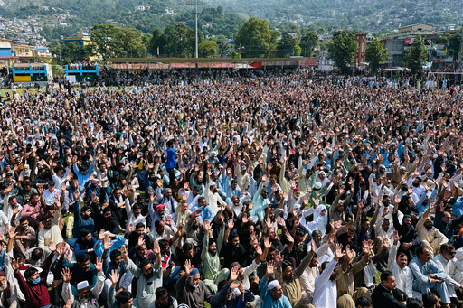 Pakistán dialoga con manifestantes en Cachemira; primer ministro pide calma tras enfrentamientos