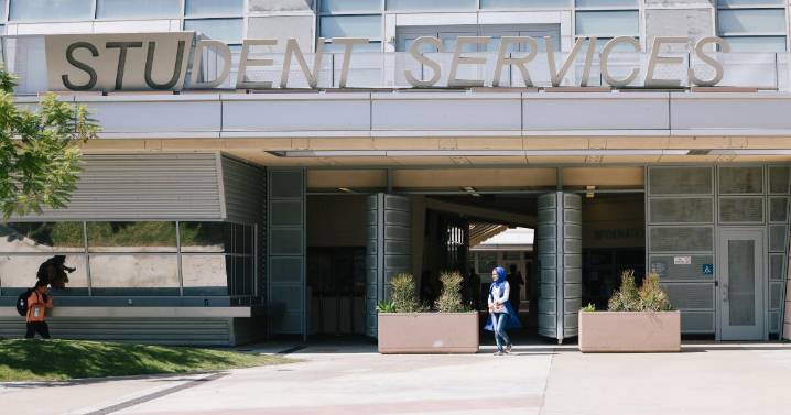 Letters to the Editor: California is still lagging when it comes to mental health support in schools