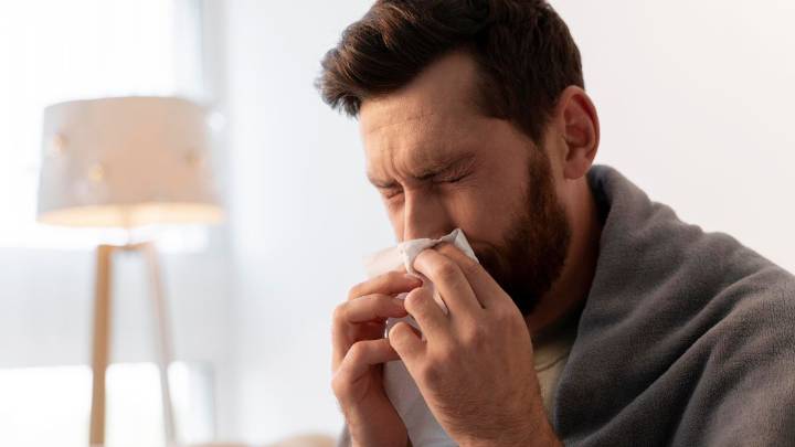 Delhi AQI hits ‘very poor’: How smog can trigger sinus and severe migraine, doctors explain