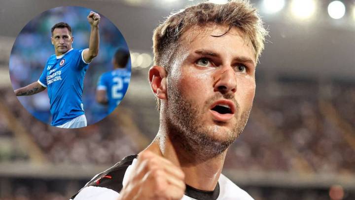 Revelan que Santiago Gimenez sufre una lesión constante de tobillo: “Le viene y le va”