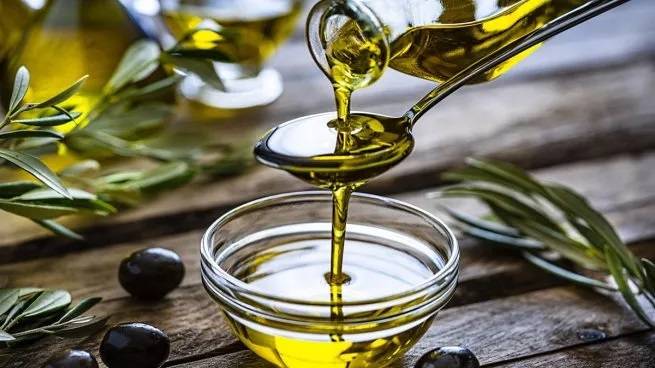 La ANMAT prohibió la venta de dos marcas de aceite de oliva: los motivos
