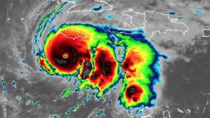 India prepara evacuación masiva por llegada de ciclón Montha