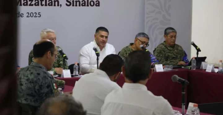 Despliegue de 300 elementos de seguridad es anunciado por Harfuch durante reunión con empresarios de Mazatlán