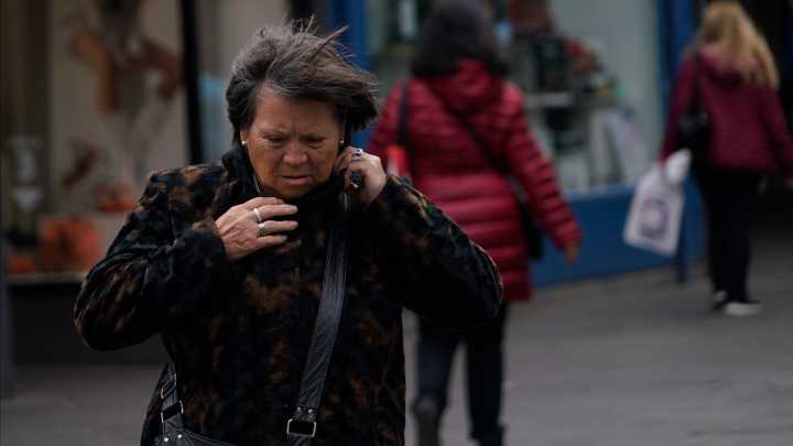 Rosario sigue bajo alerta: viento sur, ráfagas fuertes y descenso de temperatura