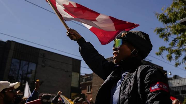 Canada Post strike drags on as union rejects new offer, impacting businesses