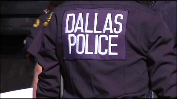 Dallas officer turns self in to Harris County Sheriff's Office