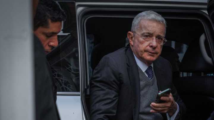 CNE abre indagación preliminar contra una inscripción inexistente del expresidente Álvaro Uribe