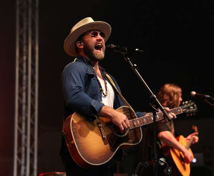 Country music star involved in bus crash. Here’s what we know