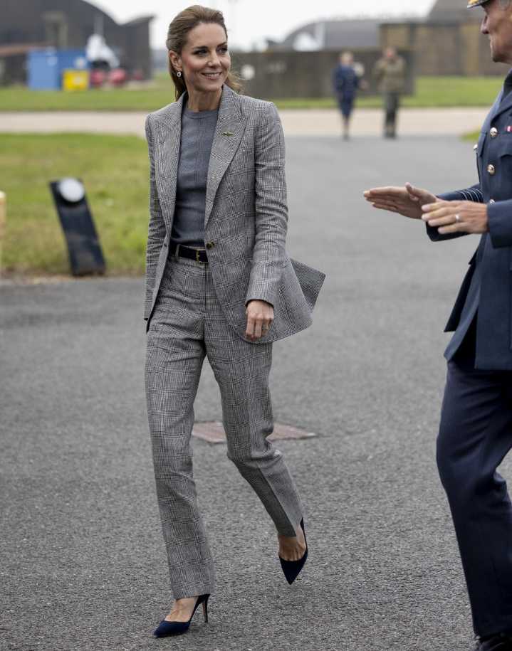 Cele|bitchy | Did Princess Kate wear a grey suit on purpose, as a reference to Prince Harry?