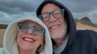 Vendieron todas sus cosas y ahora recorren el mundo en motorhome a sus 60 años: “Fuimos valientes”