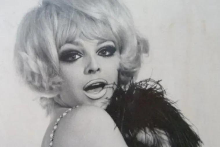Muere a los 87 años la vedete Dolly van Doll, pionera del transformismo en Barcelona