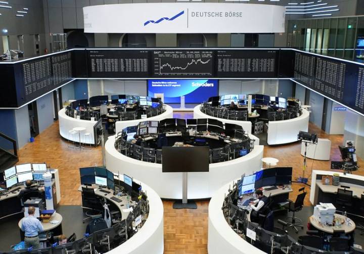 European shares flat as energy, luxury gains counter healthcare losses