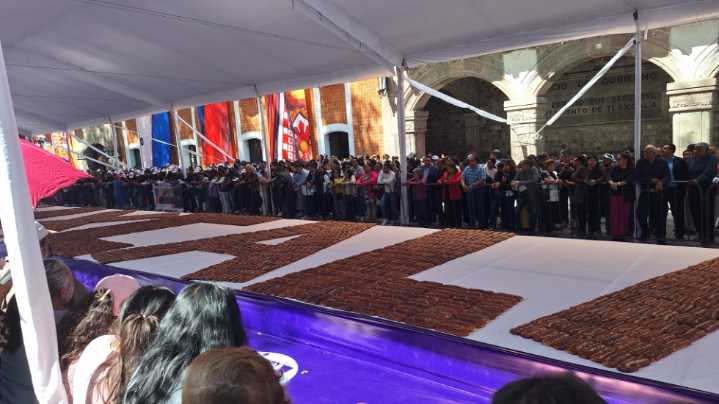 Logran Tlaxcala su tercer Record Guinness, ahora con pan de fiesta