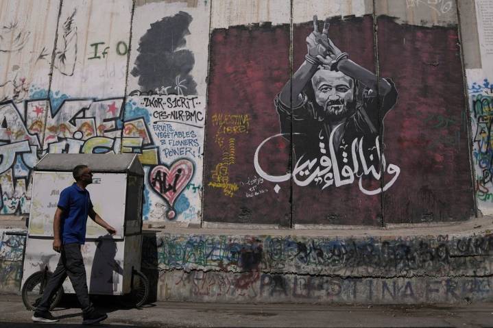 Israel rejects freeing from prison the most popular Palestinian leader