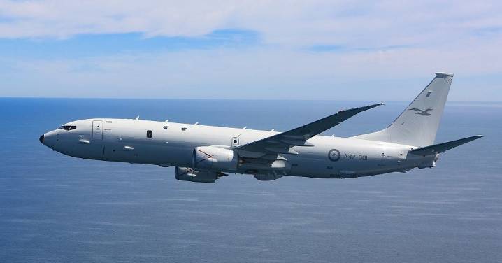 Chinese plane fired off flares near RAAF aircraft in South China Sea, Australian government said