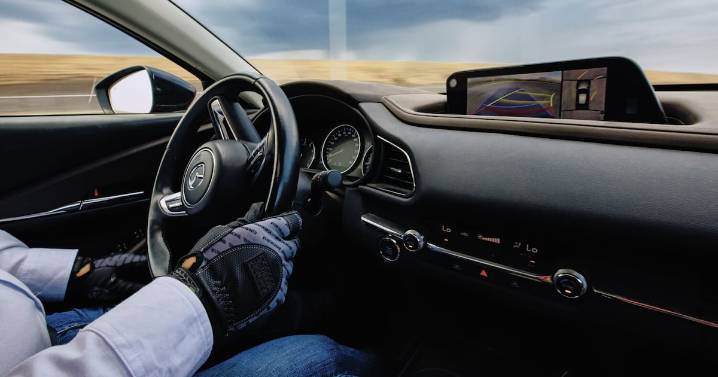 Dos décadas al volante del cambio: cómo Mazda transformó la forma de manejar en México